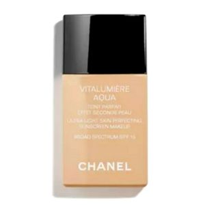 Chanel Vitalumiere Aqua Foundation